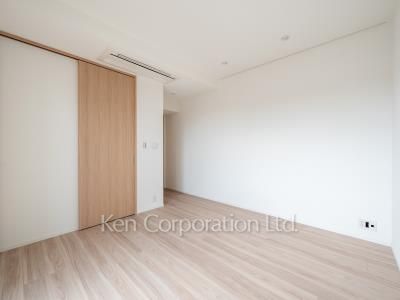 Bedroom ※Photo of the same layout on 6 floor. Decoration and fixture may differ.