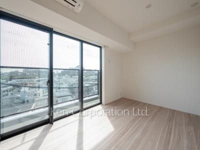 Bedroom ※Photo of the same layout on 6 floor. Decoration and fixture may differ.