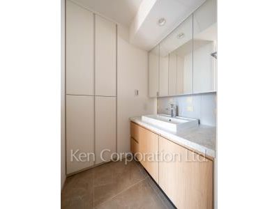 Powder Room ※Photo of the same layout on 6 floor. Decoration and fixture may differ.