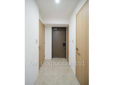 Entrance ※Photo of the same layout on 21 floor. Decoration and fixture may differ.