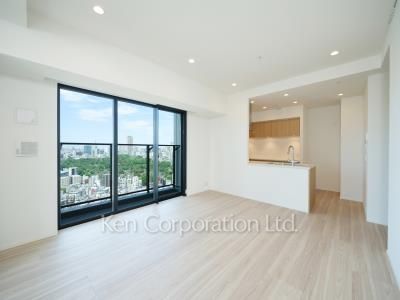 Living-Dining ※Photo of the same layout on 21 floor. Decoration and fixture may differ.