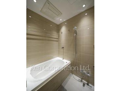 Bath ※Photo of the same layout on 21 floor. Decoration and fixture may differ.