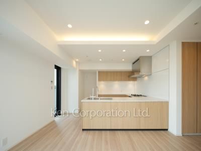 Kitchen ※Photo of the same layout on 21 floor. Decoration and fixture may differ.
