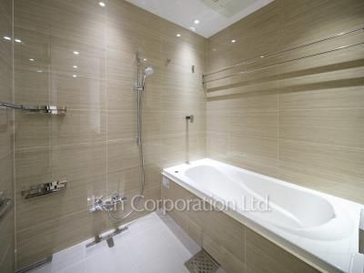 Bath ※Photo of the same layout on 21 floor. Decoration and fixture may differ.