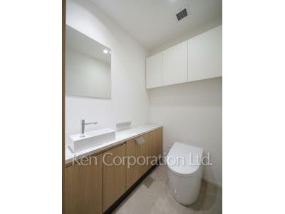 Lavatory ※Photo of the same layout on 21 floor. Decoration and fixture may differ.