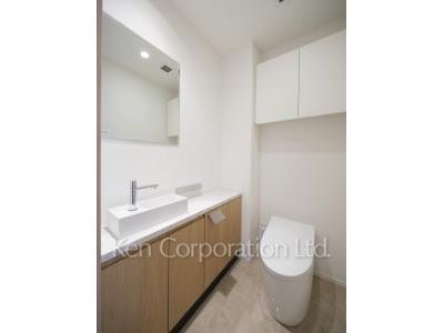 Lavatory ※Photo of the same layout on 21 floor. Decoration and fixture may differ.