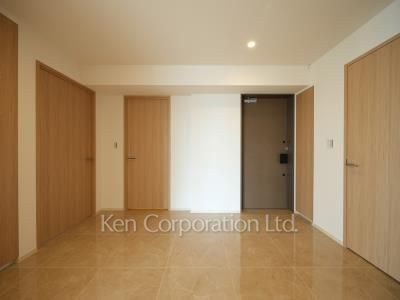 Entrance ※Photo of the same layout on 28 floor. Decoration and fixture may differ.