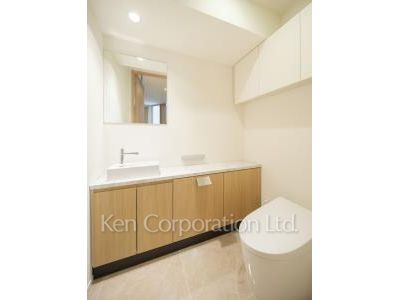 Lavatory ※Photo of the same layout on 28 floor. Decoration and fixture may differ.