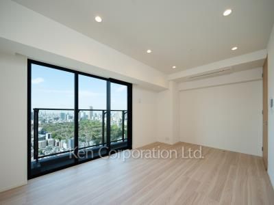 Master Bedroom ※Photo of the same layout on 28 floor. Decoration and fixture may differ.