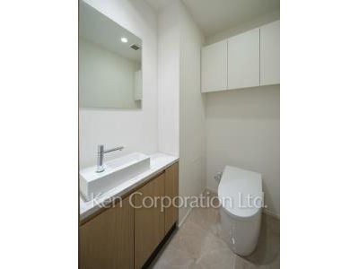 Lavatory ※Photo of the same layout on 28 floor. Decoration and fixture may differ.