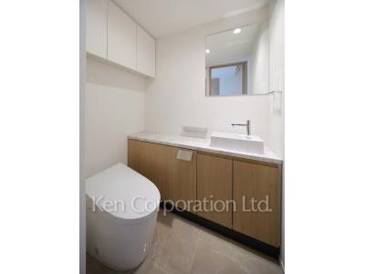 Lavatory ※Photo of the same layout on 26 floor. Decoration and fixture may differ.