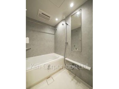 Bath ※Photo of the same layout on 12 floor. Decoration and fixture may differ.