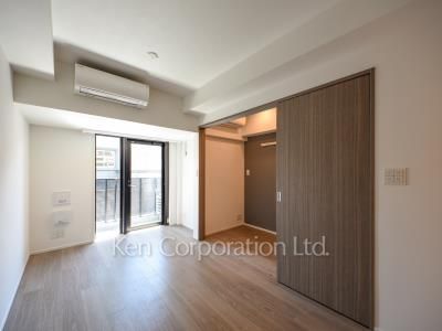 Living-Dining ※Photo of the same layout on 4 floor. Decoration and fixture may differ.