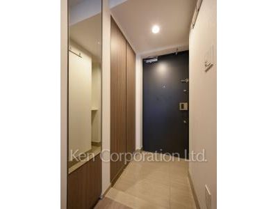 Entrance ※Photo of the same layout on 4 floor. Decoration and fixture may differ.