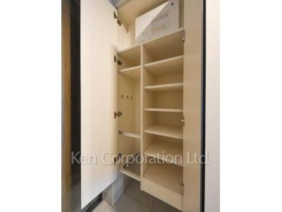 Shoes Closet