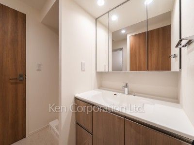 Powder Room ※Photo of the same layout on 15 floor. Decoration and fixture may differ.