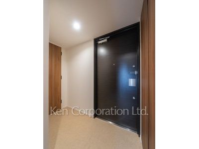 Entrance ※Photo of the same layout on 15 floor. Decoration and fixture may differ.