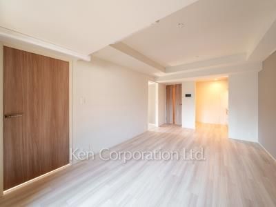 Living-Dining ※Photo of the same layout on 5 floor. Decoration and fixture may differ.