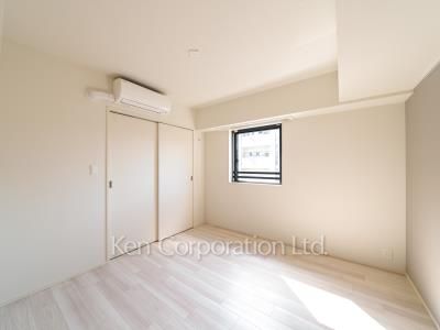 Bedroom ※Photo of the same layout on 5 floor. Decoration and fixture may differ.