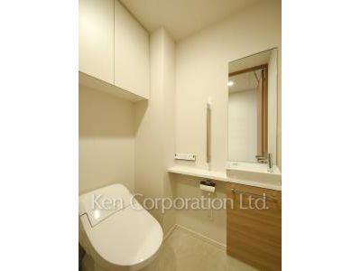 Lavatory ※Photo of the same layout on 27 floor. Decoration and fixture may differ.