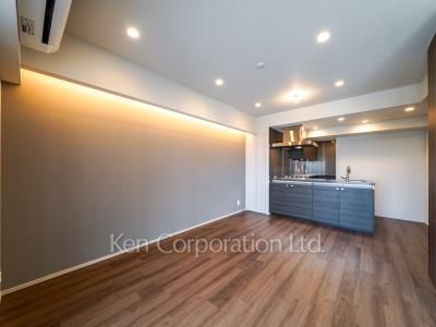Living-Dining ※Photo of the same layout on 7 floor. Decoration and fixture may differ.