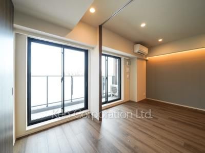 Bedroom ※Photo of the same layout on 7 floor. Decoration and fixture may differ.