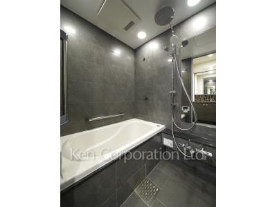 Bath ※Photo of the same layout on 7 floor. Decoration and fixture may differ.