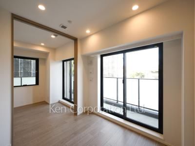 Living-Dining ※Photo of the same layout on 3 floor. Decoration and fixture may differ.