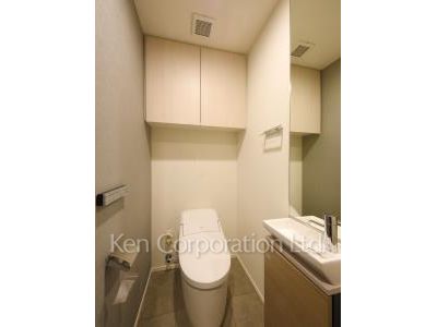 Lavatory ※Photo of the same layout on 3 floor. Decoration and fixture may differ.
