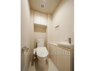 Lavatory ※Photo of the same layout on 12 floor. Decoration and fixture may differ.