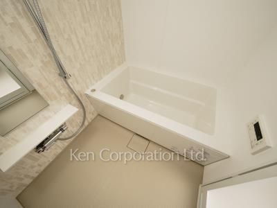 Bath ※Photo of the same layout on 12 floor. Decoration and fixture may differ.