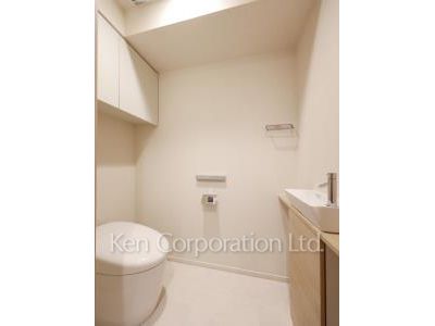 Lavatory ※Photo of the same layout on 3 floor. Decoration and fixture may differ.