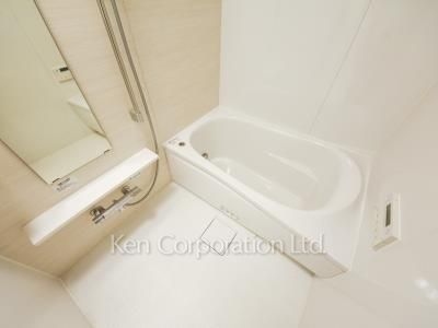 Bath ※Photo of the same layout on 3 floor. Decoration and fixture may differ.