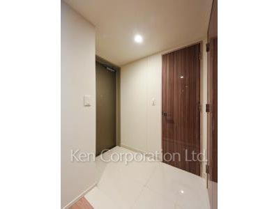Entrance ※Photo of the same layout on 7 floor. Decoration and fixture may differ.