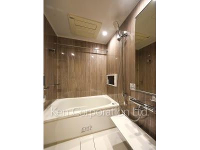 Bath ※Photo of the same layout on 7 floor. Decoration and fixture may differ.