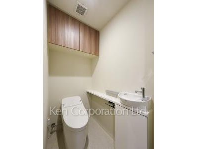 Lavatory ※Photo of the same layout on 7 floor. Decoration and fixture may differ.