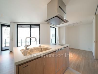 Kitchen *Photo of similar layout