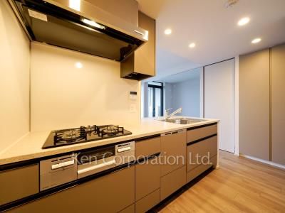 Kitchen ※Photo of the same layout on 4 floor. Decoration and fixture may differ.