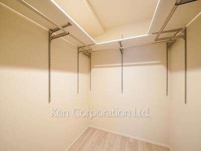 Closet ※Photo of the same layout on 4 floor. Decoration and fixture may differ.