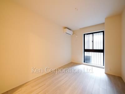Bedroom ※Photo of the same layout on 4 floor. Decoration and fixture may differ.
