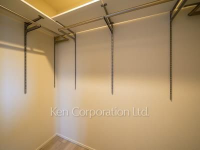 Walk-In Closet ※Photo of the same layout on 4 floor. Decoration and fixture may differ.