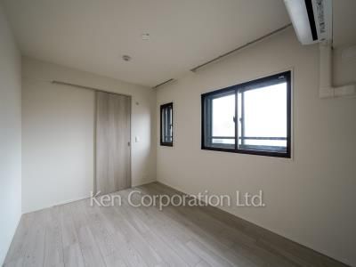 Bedroom ※Photo of the same layout on 4 floor. Decoration and fixture may differ.
