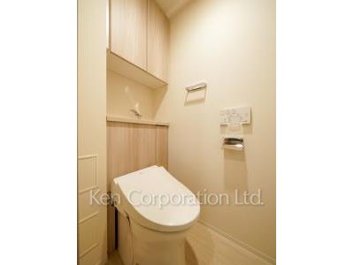Lavatory ※Photo of the same layout on 4 floor. Decoration and fixture may differ.