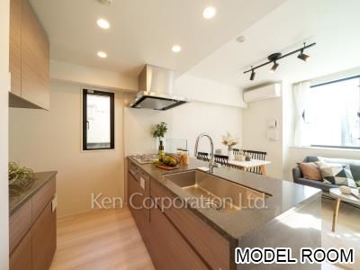 Kitchen ※Photo of the same layout on 7 floor. Decoration and fixture may differ.