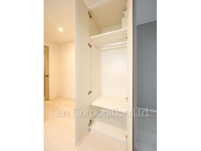Closet ※Photo of the same layout on 3 floor. Decoration and fixture may differ.