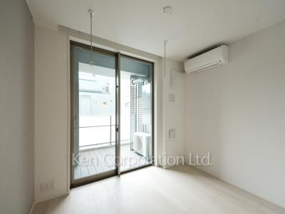 Bedroom ※Photo of the same layout on 3 floor. Decoration and fixture may differ.