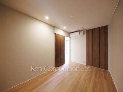 Bedroom ※Photo of the same layout on 13 floor. Decoration and fixture may differ.