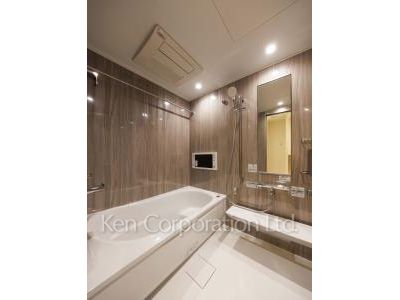 Bath ※Photo of the same layout on 13 floor. Decoration and fixture may differ.