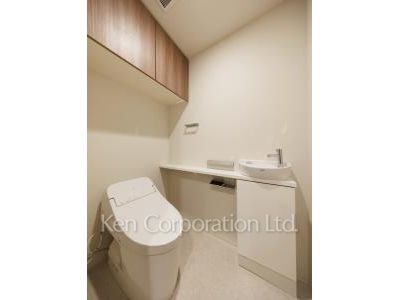 Lavatory ※Photo of the same layout on 13 floor. Decoration and fixture may differ.