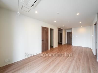 Living-Dining ※Photo of the same layout on 13 floor. Decoration and fixture may differ.